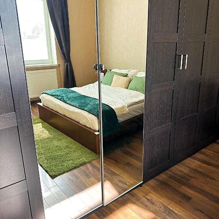 Spacious City Centre Apartment Pozsony Kültér fotó